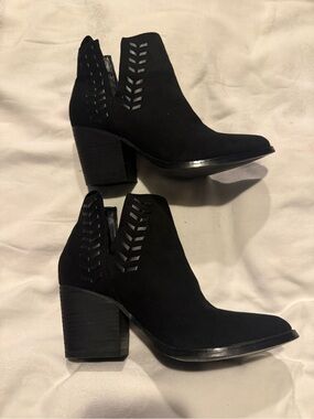 Carlos Whitley Ankle Boot Black Suede Ankle Bootie - Women's US Size 6